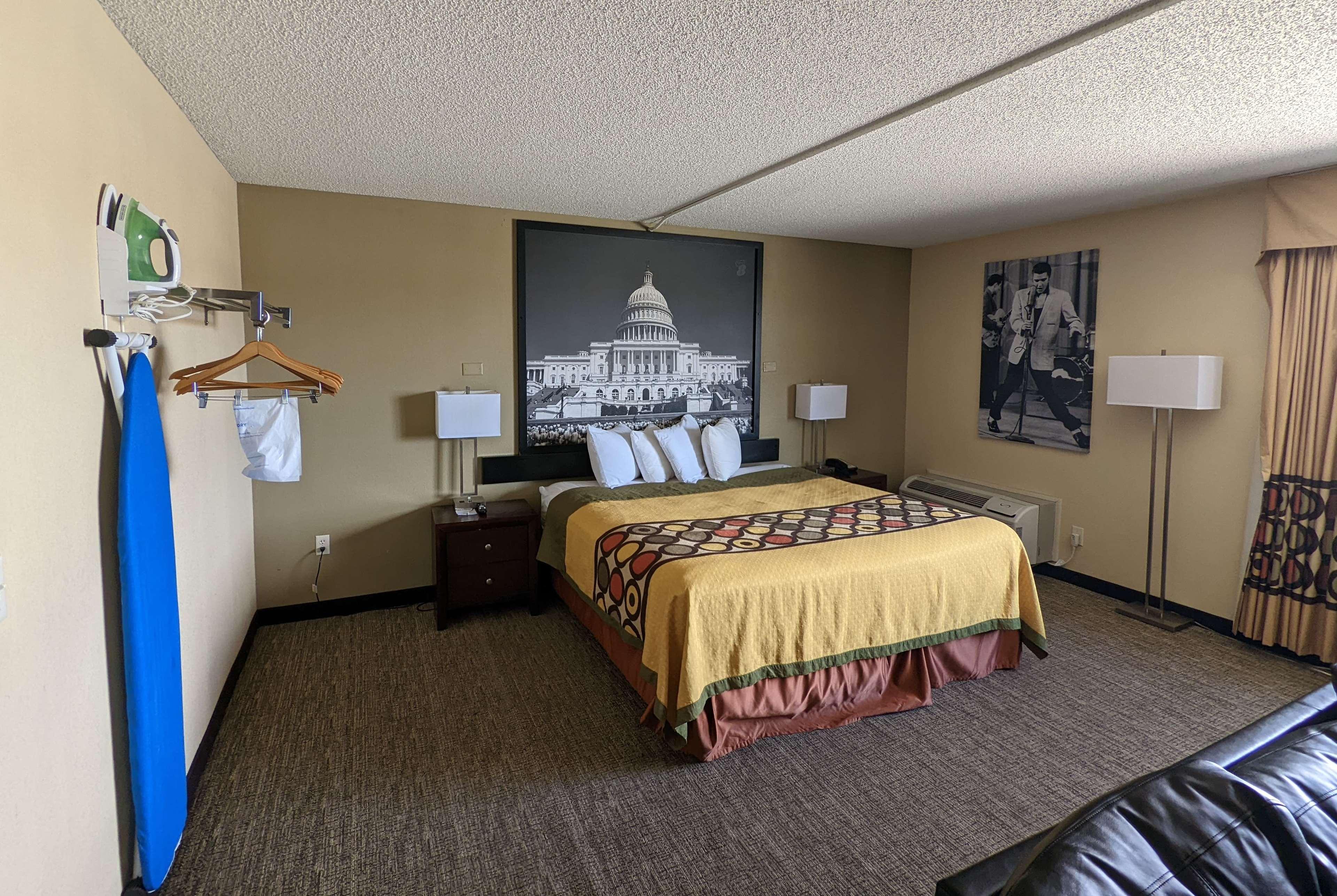 Super 8 By Wyndham Wichita North Otel Dış mekan fotoğraf