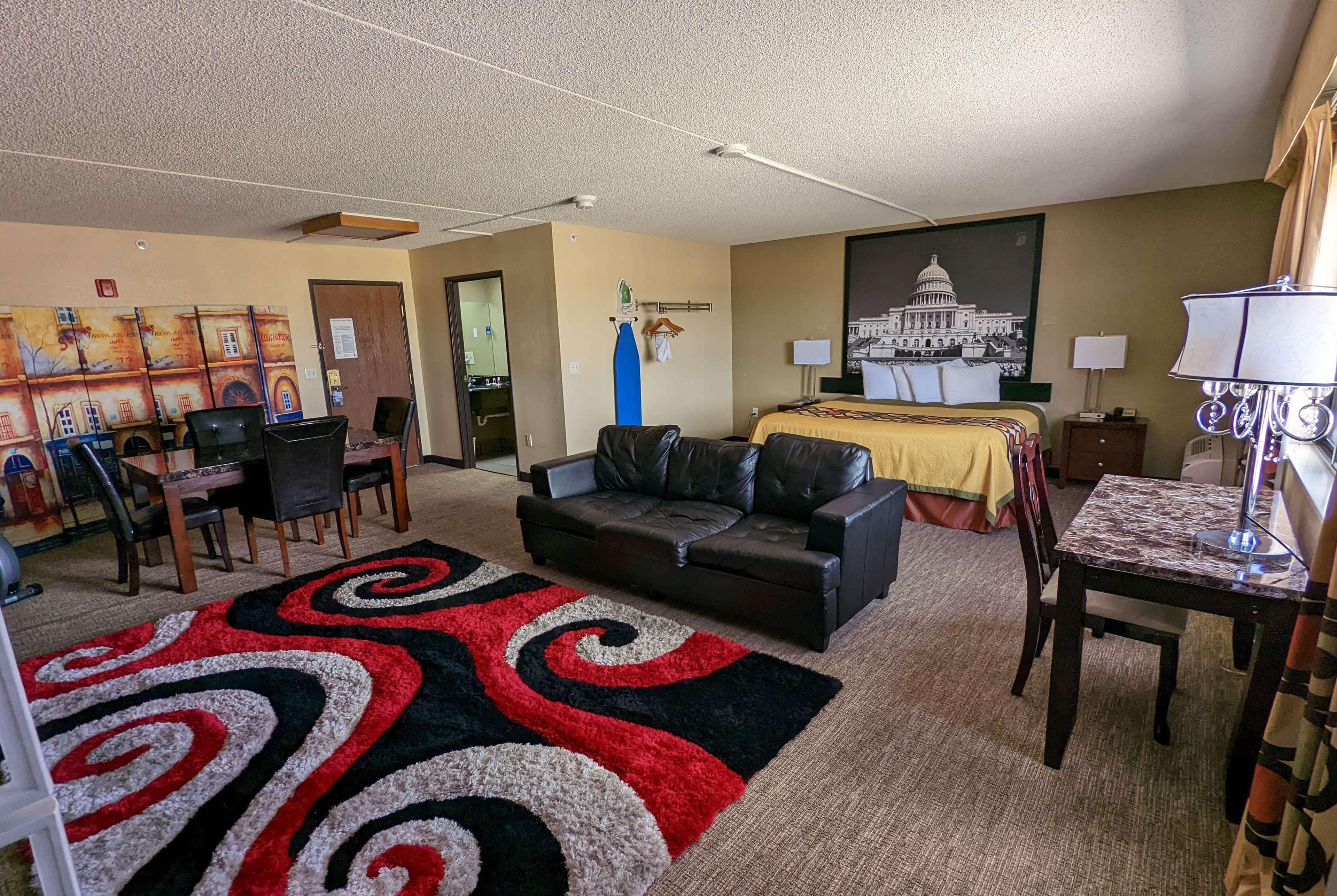 Super 8 By Wyndham Wichita North Otel Dış mekan fotoğraf
