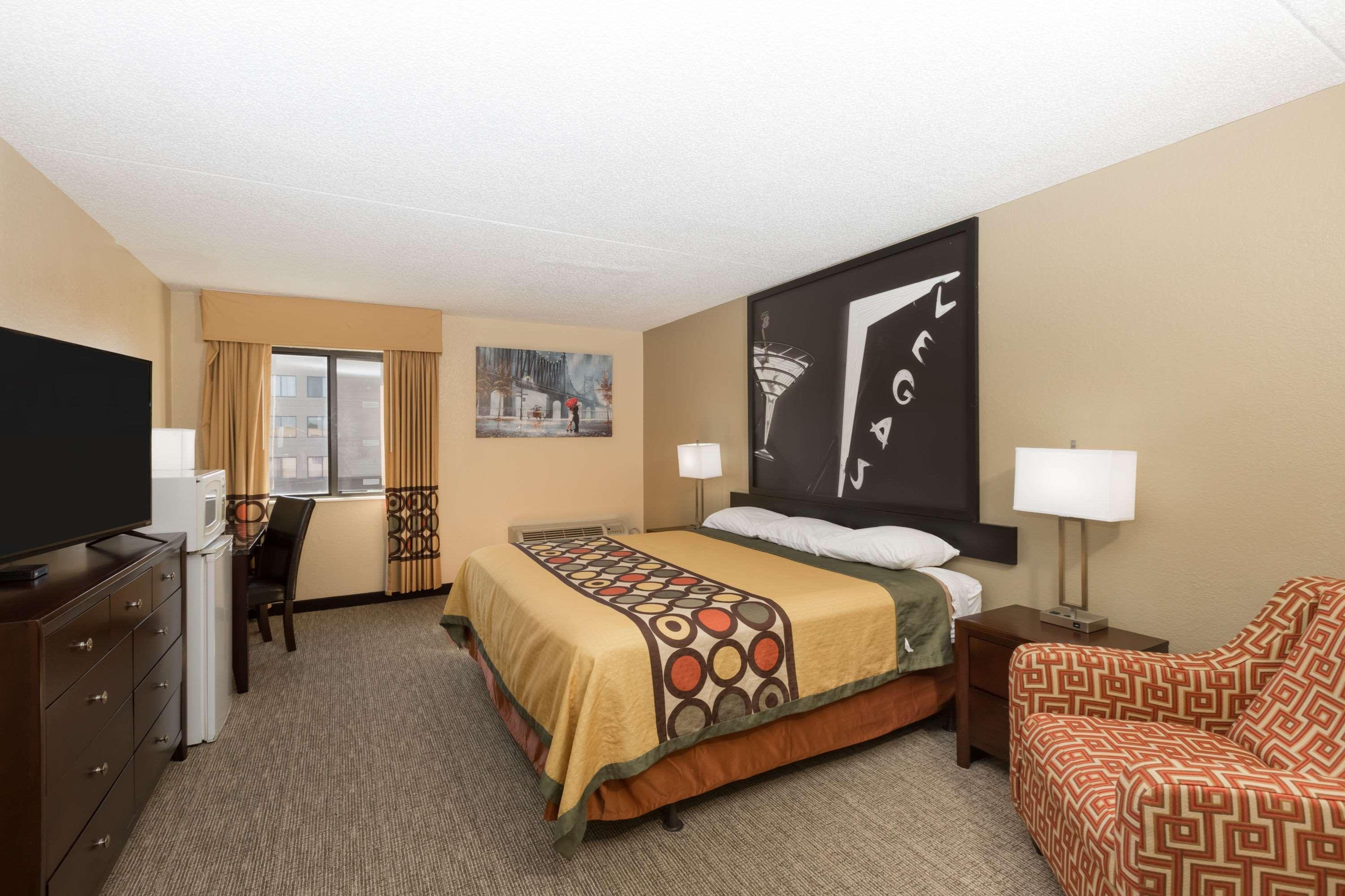 Super 8 By Wyndham Wichita North Otel Dış mekan fotoğraf