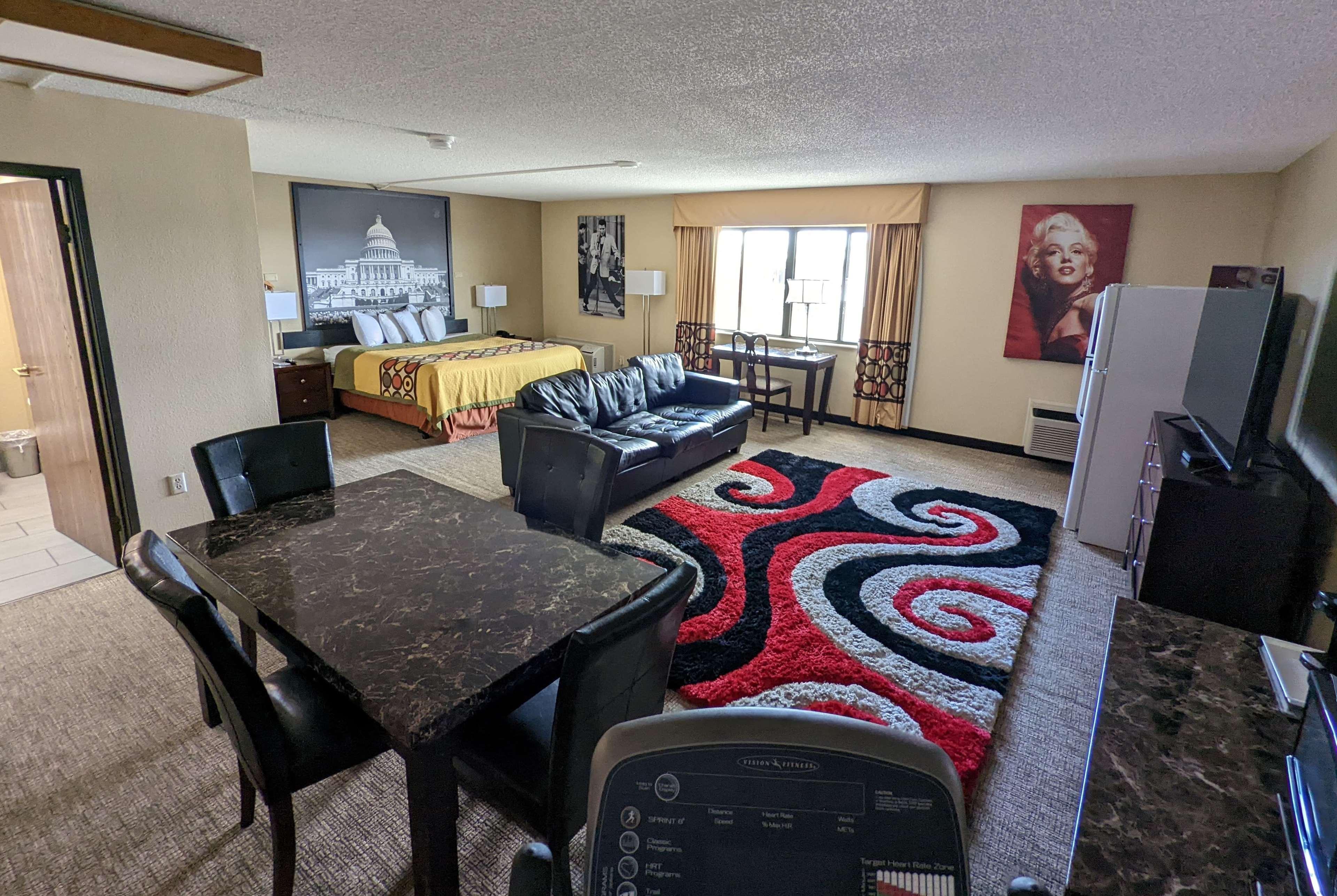 Super 8 By Wyndham Wichita North Otel Dış mekan fotoğraf