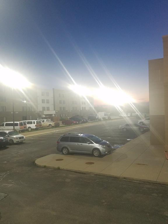 Super 8 By Wyndham Wichita North Otel Dış mekan fotoğraf