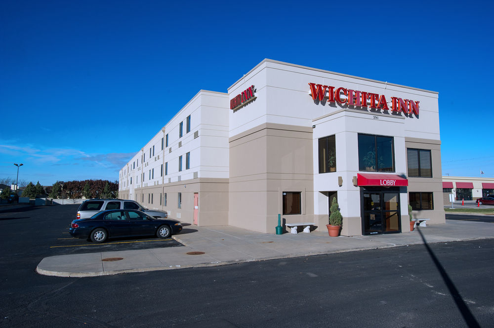 Super 8 By Wyndham Wichita North Otel Dış mekan fotoğraf