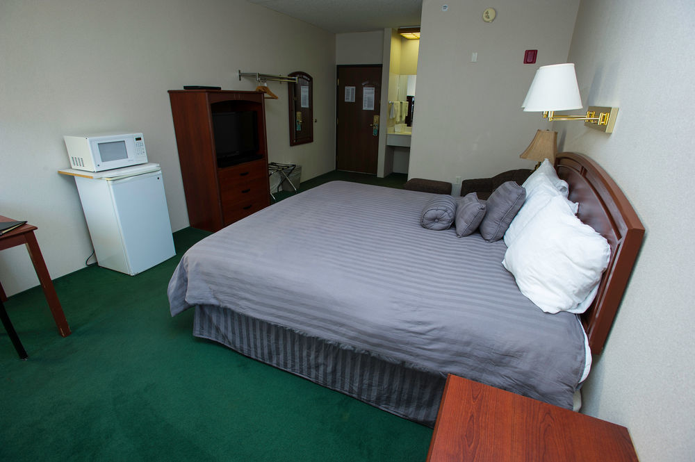 Super 8 By Wyndham Wichita North Otel Dış mekan fotoğraf